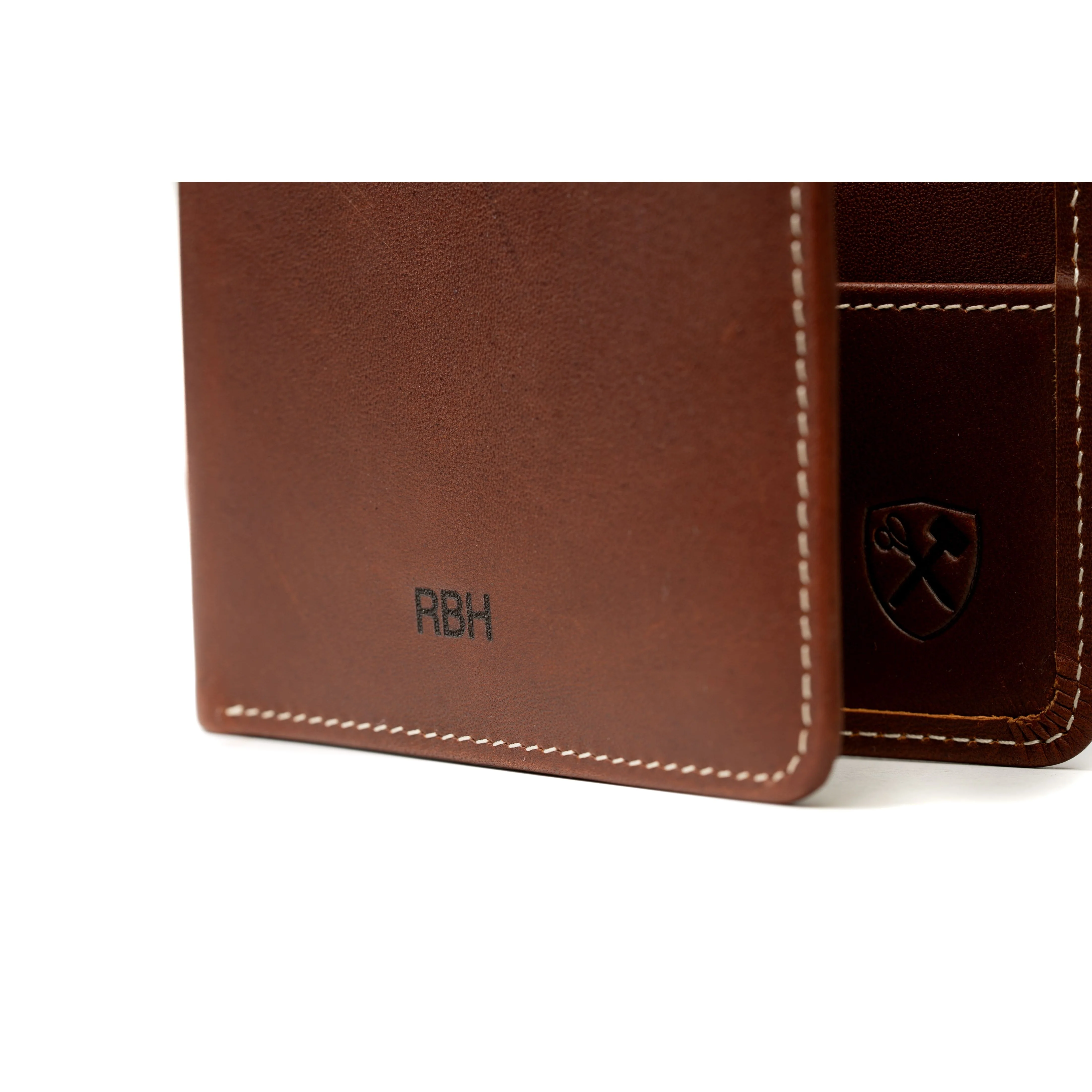 Classic Slim Bi-Fold Leather Wallet - Image 4