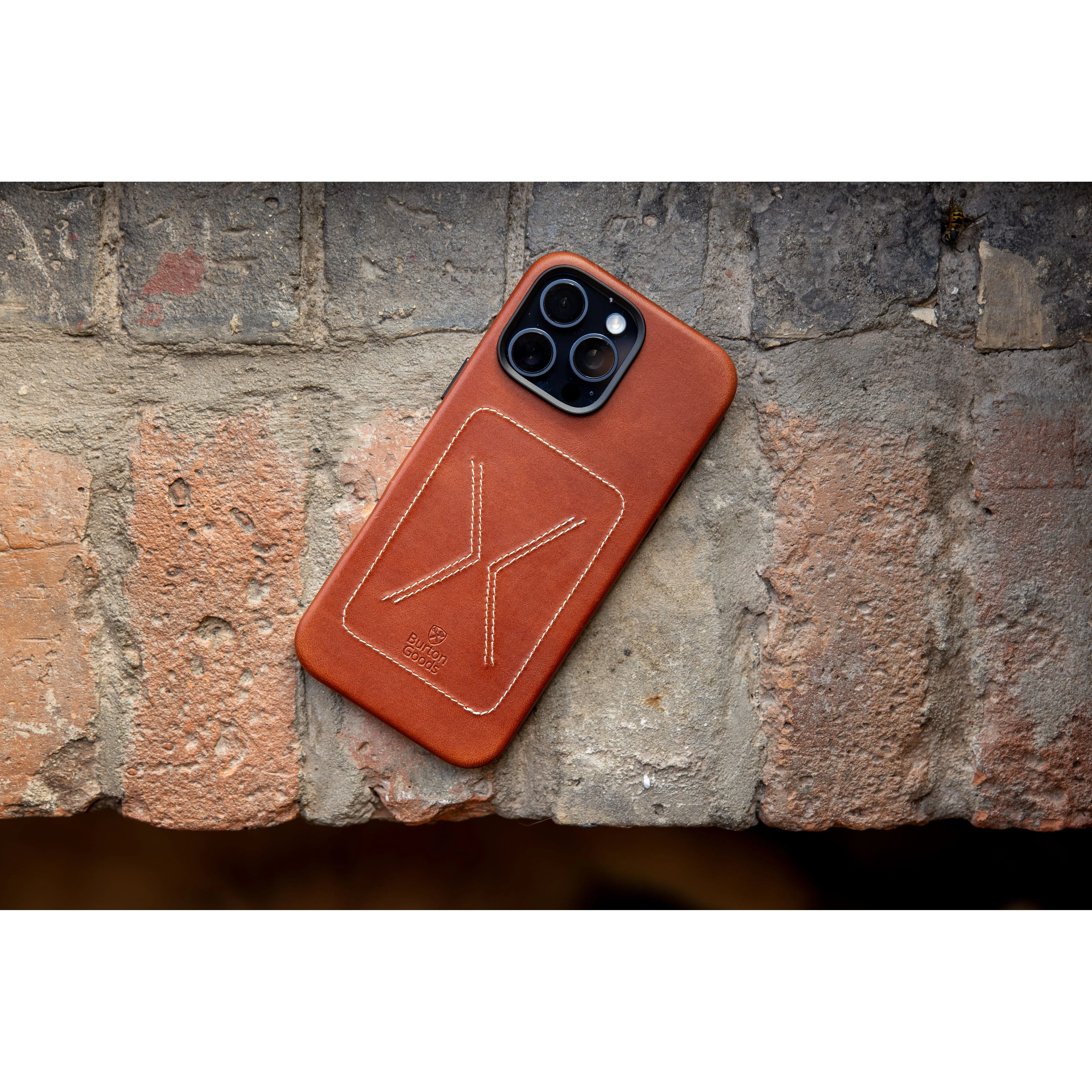 Heritage iPhone 16 Pro Max Bundle - Image 9