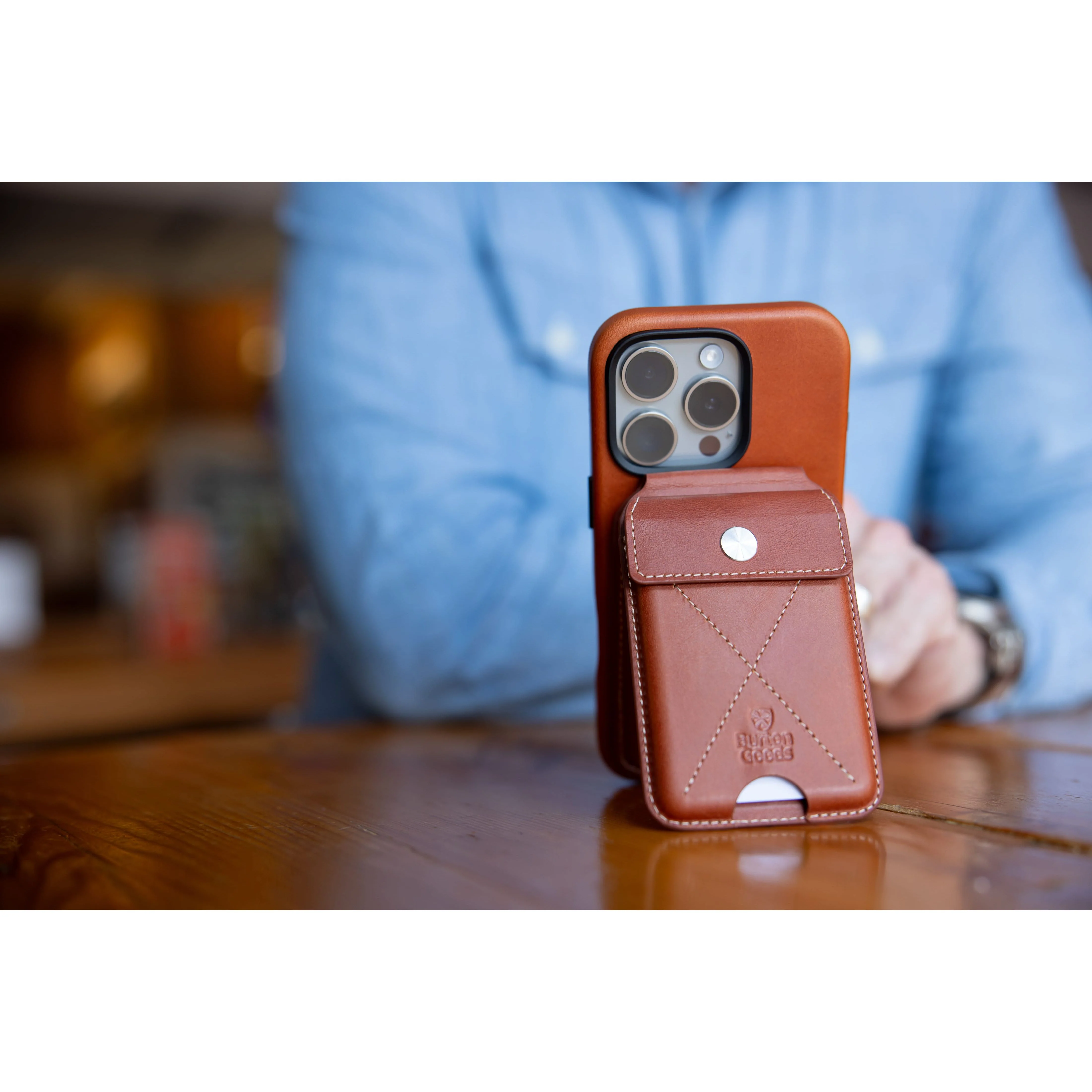 Heritage iPhone 16 Pro Bundle - Image 7
