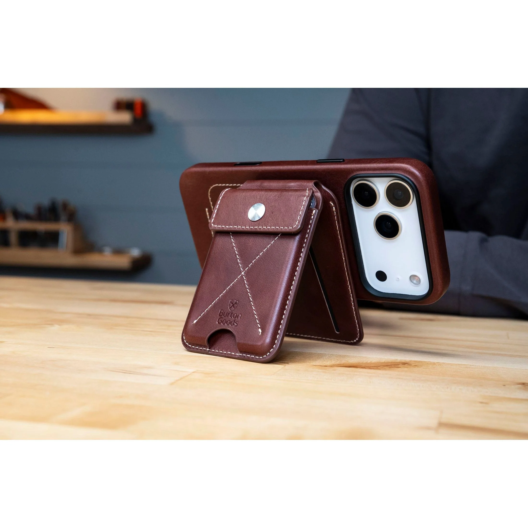 Heritage iPhone 17 Pro Bundle - Image 4