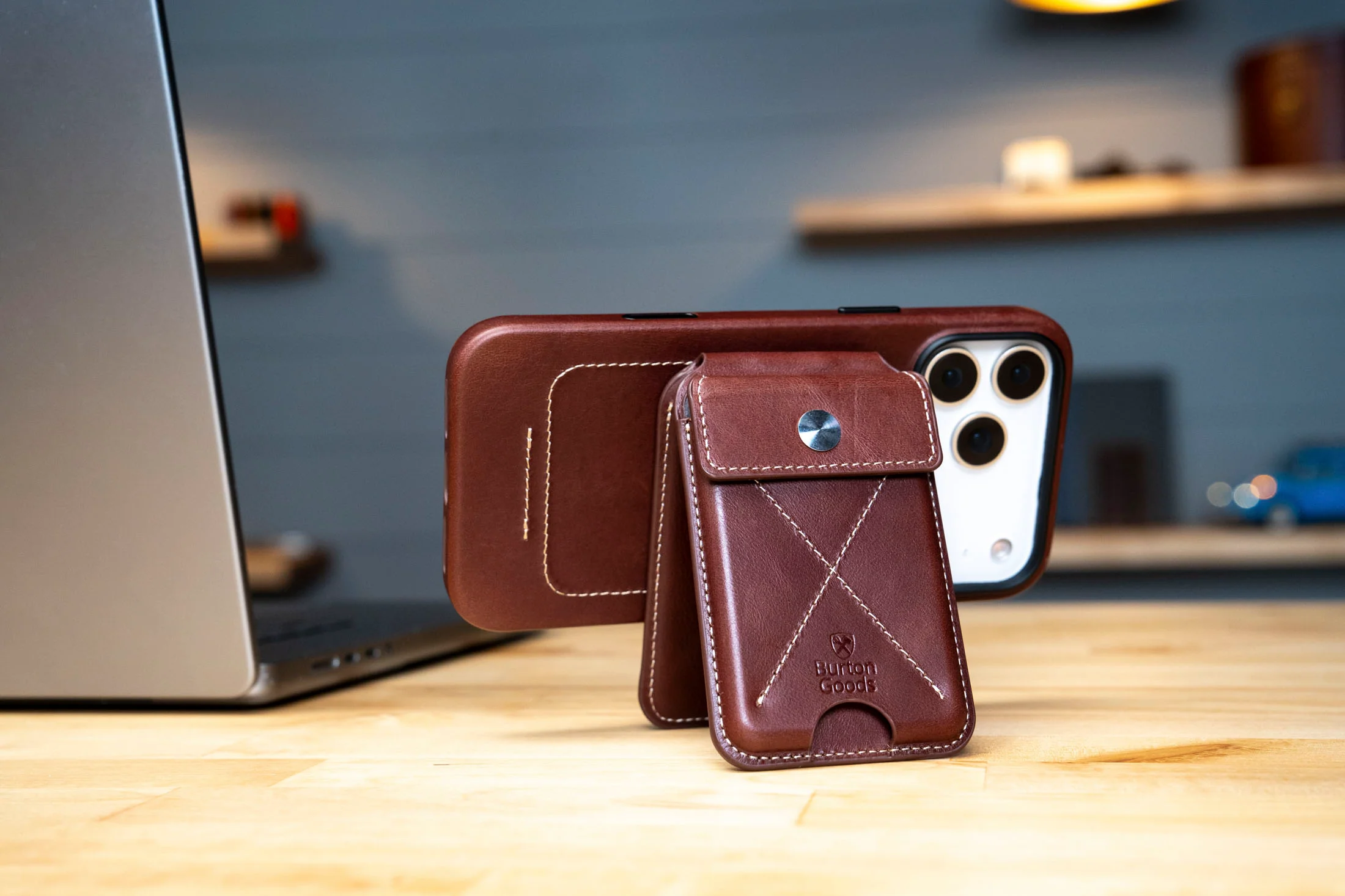 Heritage iPhone 17 Pro Max Bundle - Image 4