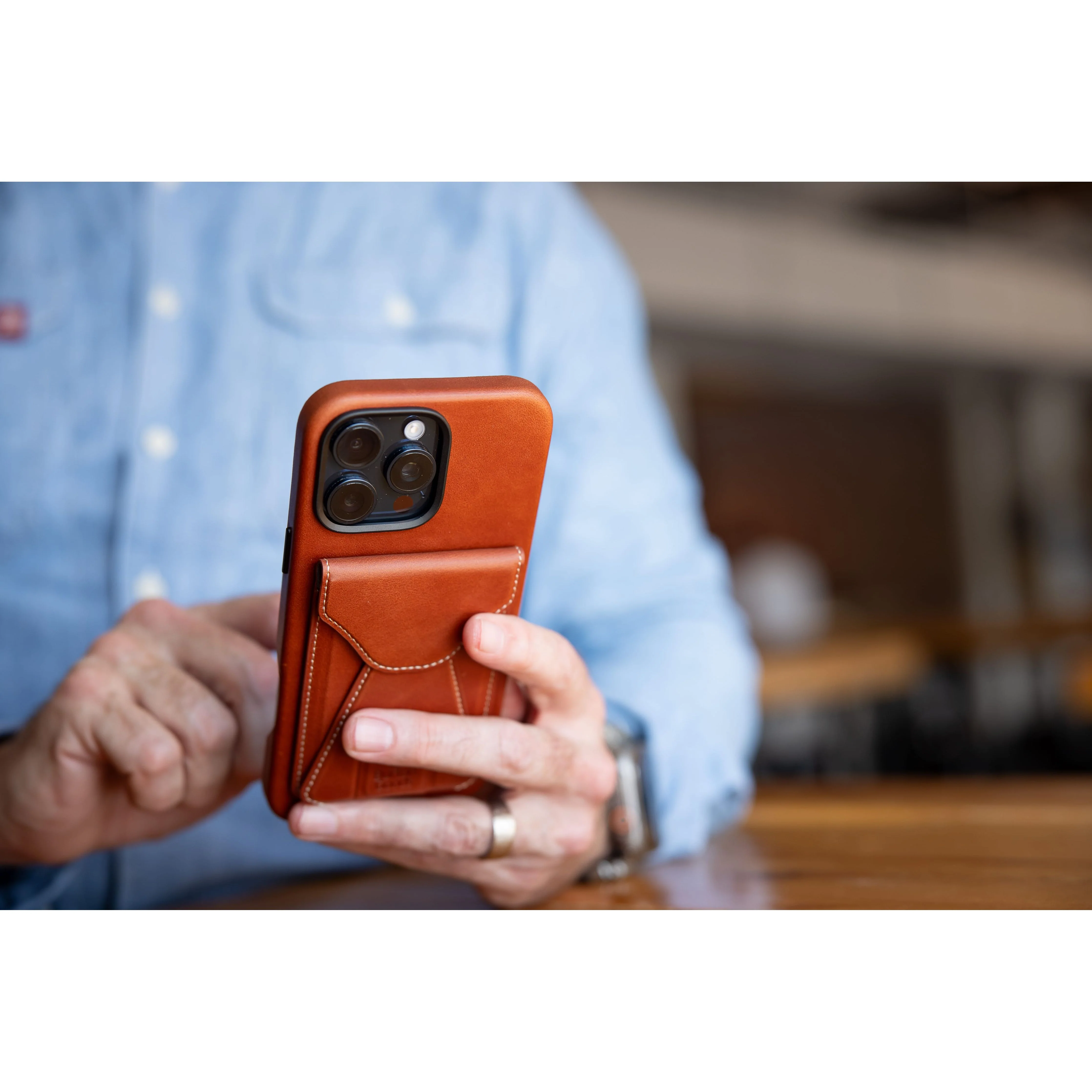 Heritage Leather Case For iPhone 16 Pro Max - Image 12