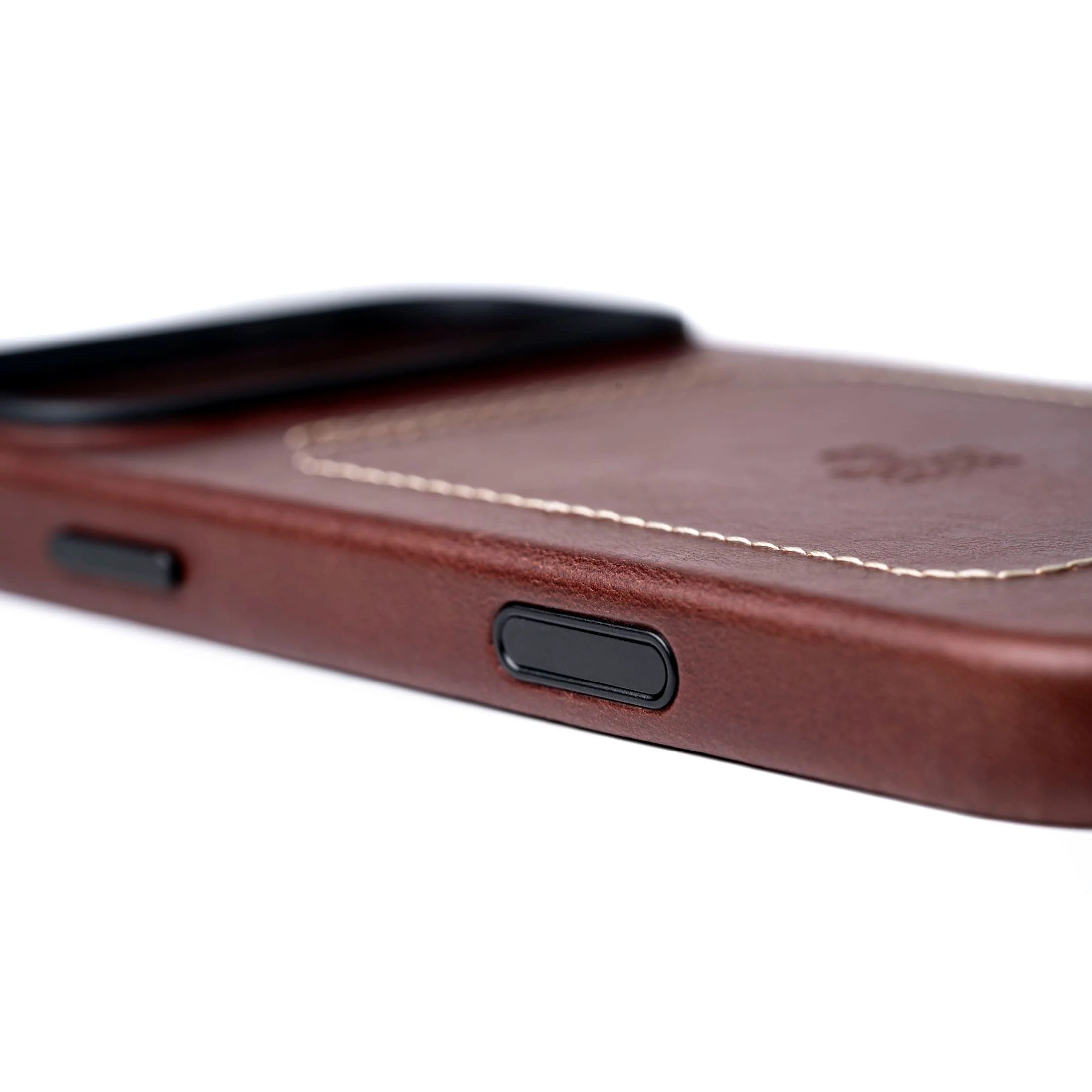 Heritage Leather Case For iPhone 17 Pro Max - Image 10
