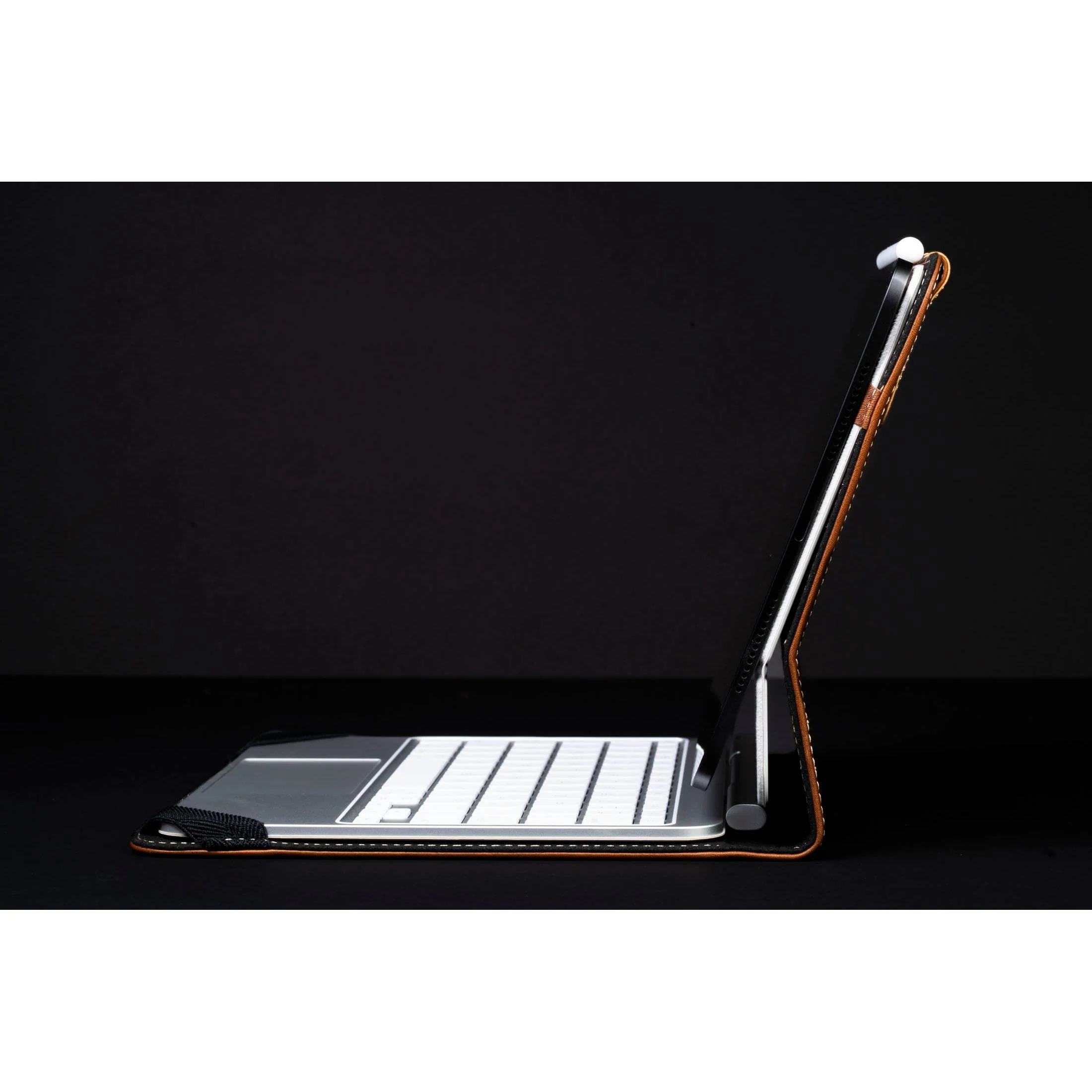 Limited Edition: Magic Keyboard Leather Case For iPad Pro 11" - Image 9