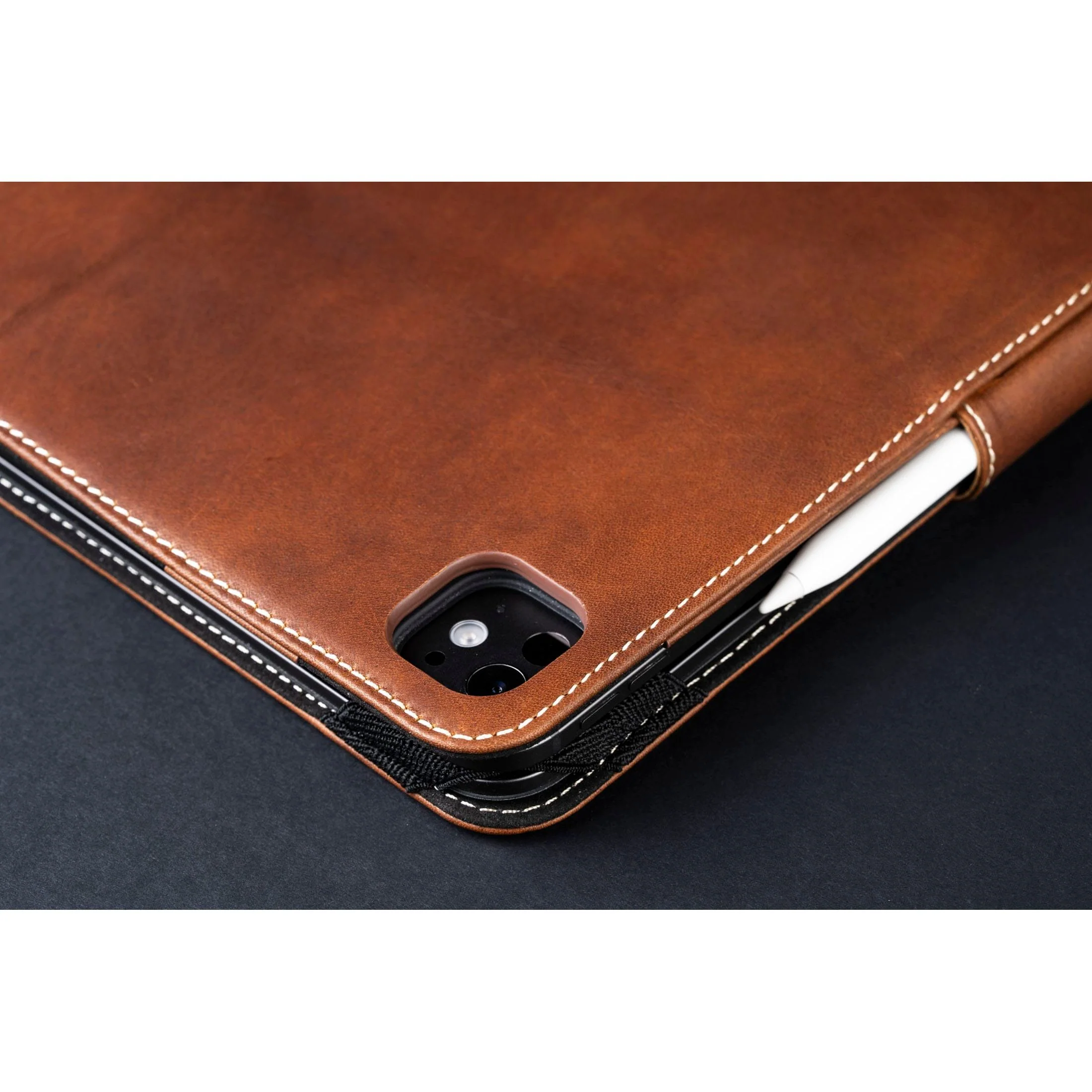 Limited Edition: Magic Keyboard Leather Case iPad Air 13 - Image 5