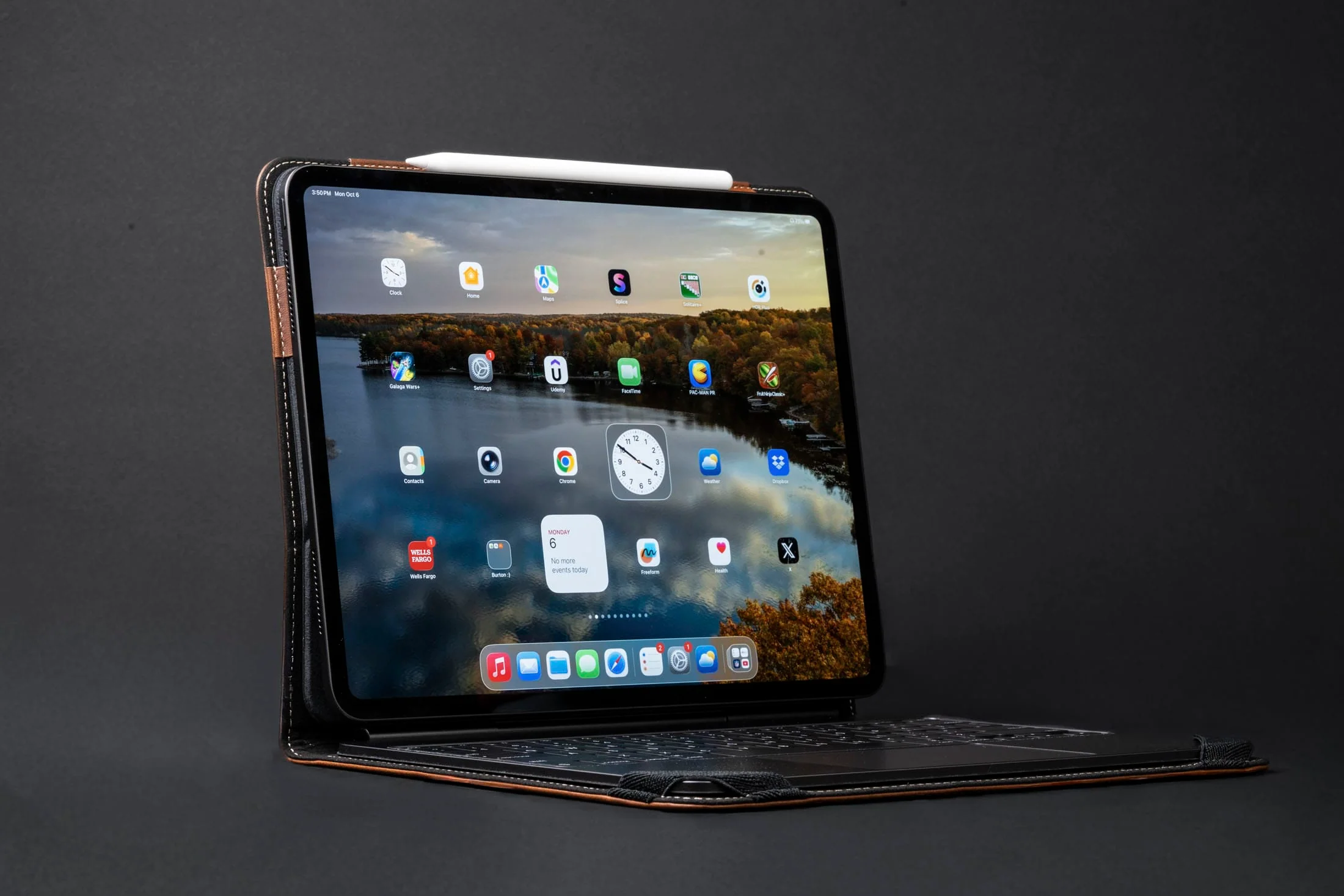 Limited Edition: Magic Keyboard Leather Case M5/M4 iPad Pro 13" - Image 11
