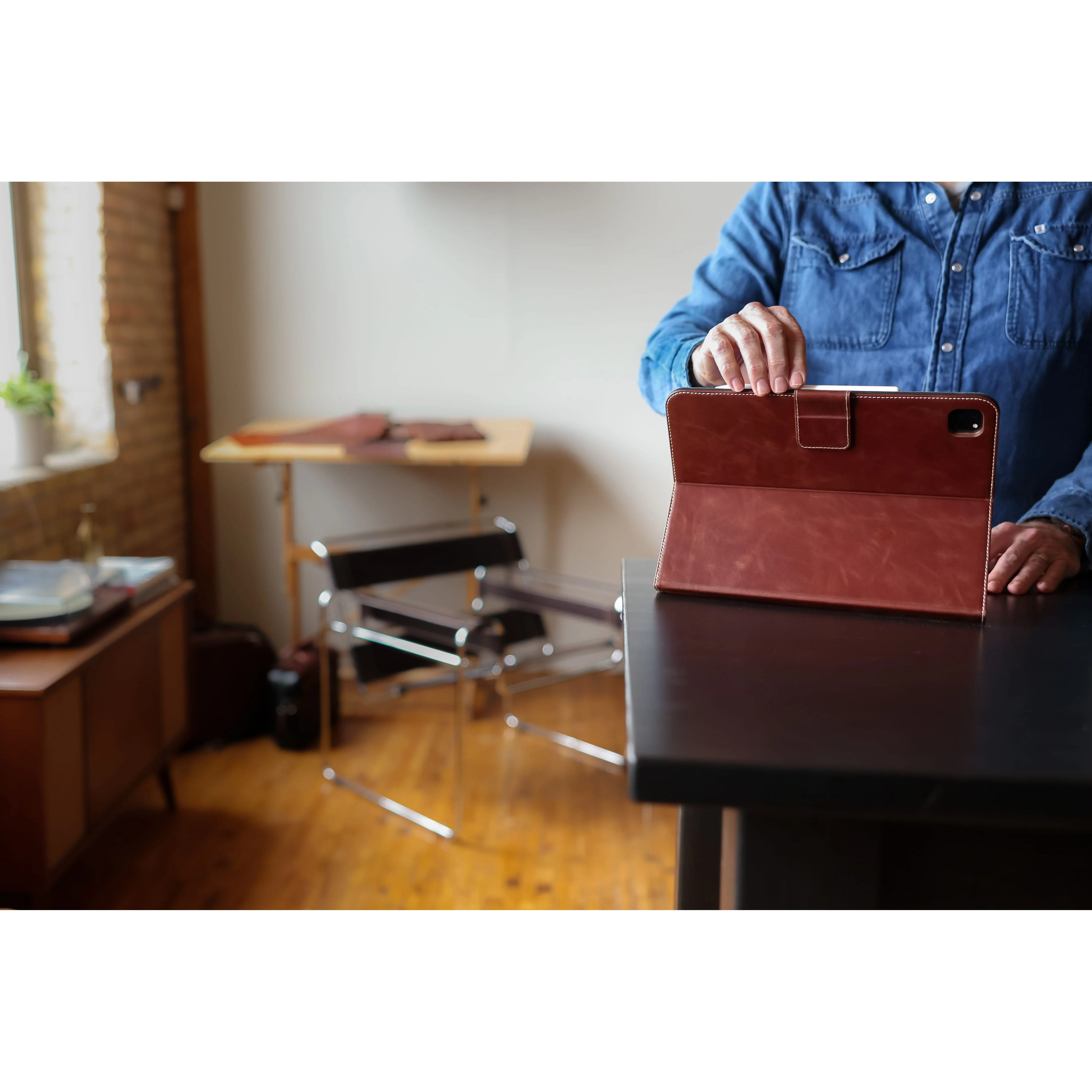 CLEARANCE Magnetic Leather Case M5 / M4 iPad Pro 11" - Image 18
