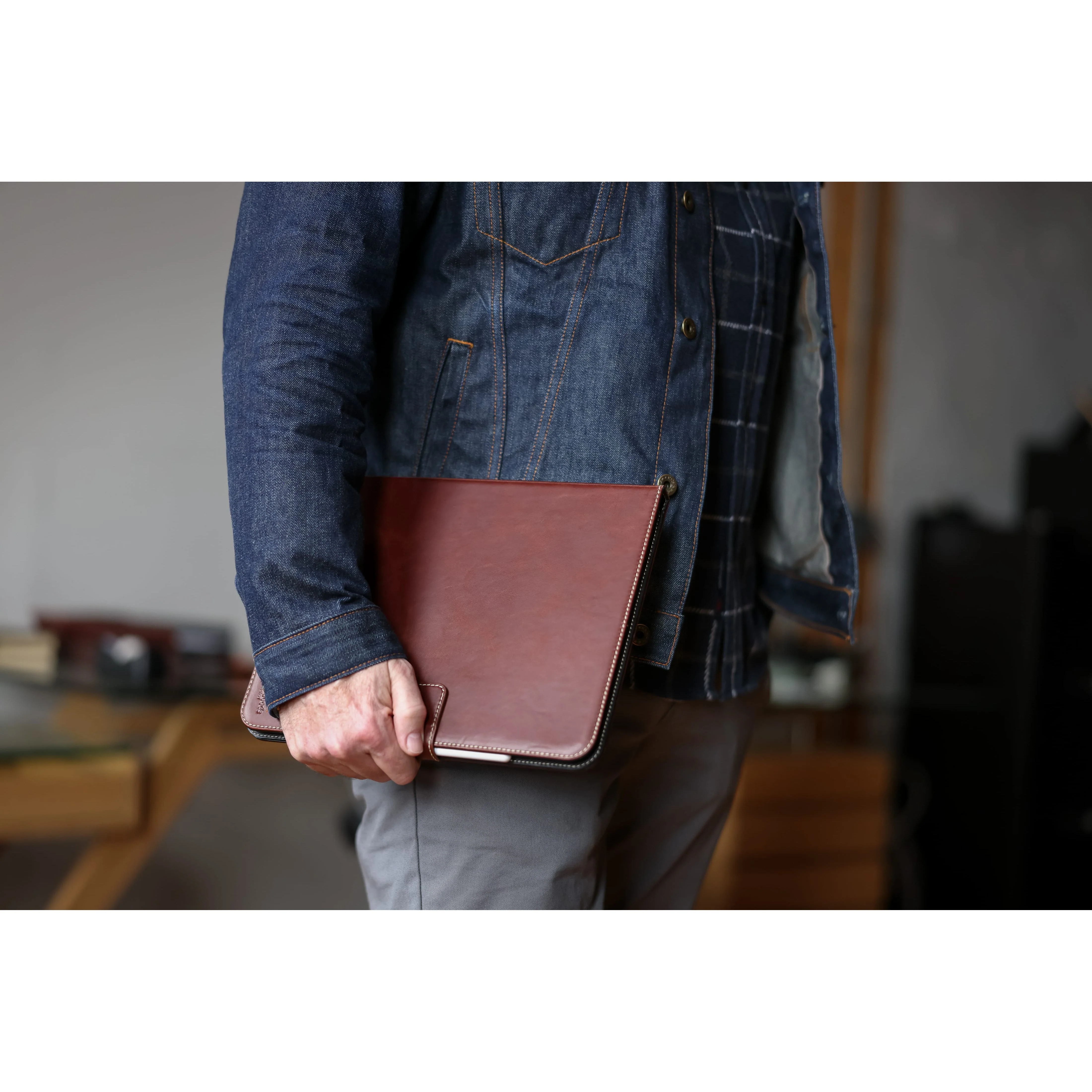 CLEARANCE Magnetic Leather iPad Case M5 / M4 iPad Pro 13" - Image 13