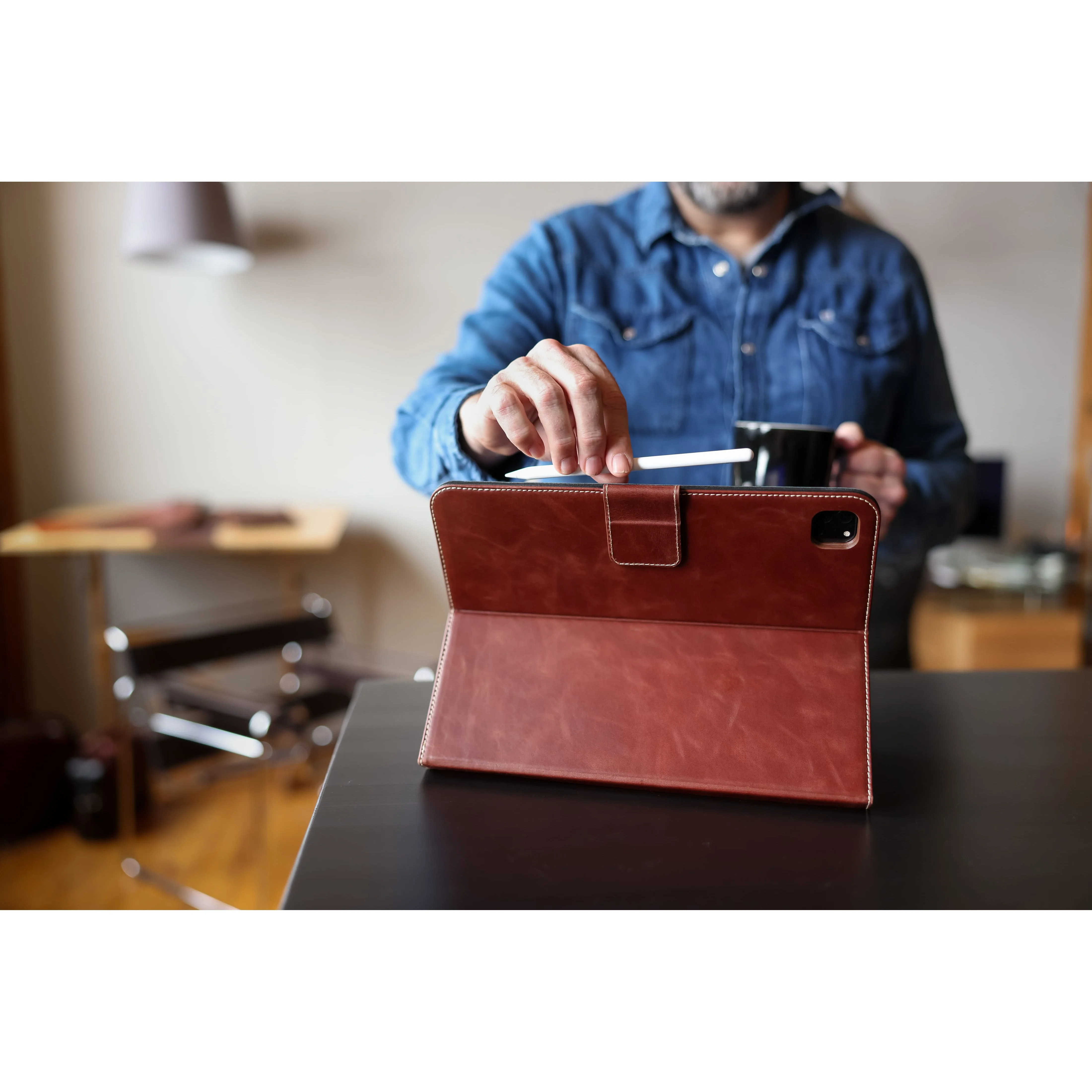 CLEARANCE Magnetic Leather iPad Case M5 / M4 iPad Pro 13" - Image 9
