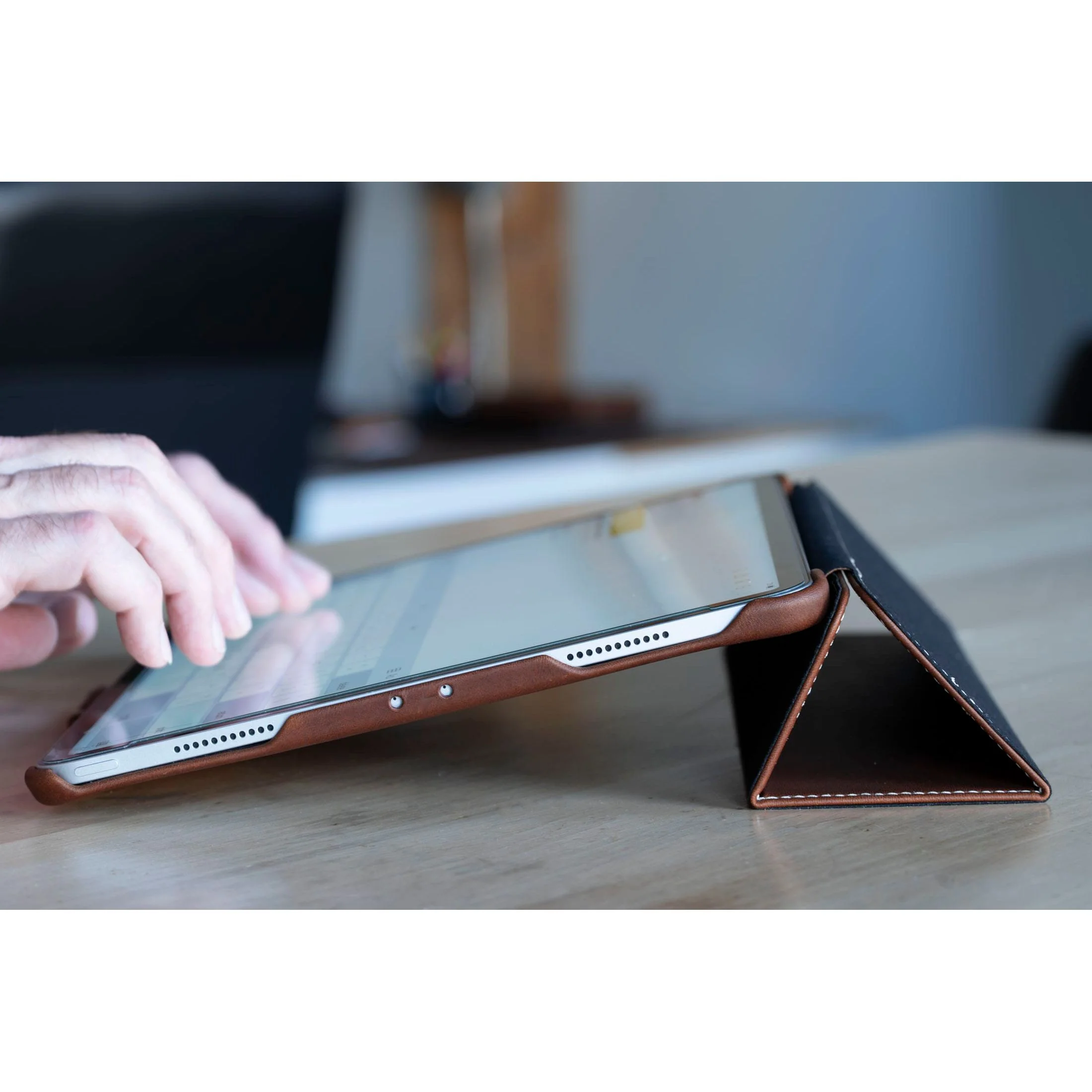 Classic Leather iPad Pro 12.9 Case - Image 5
