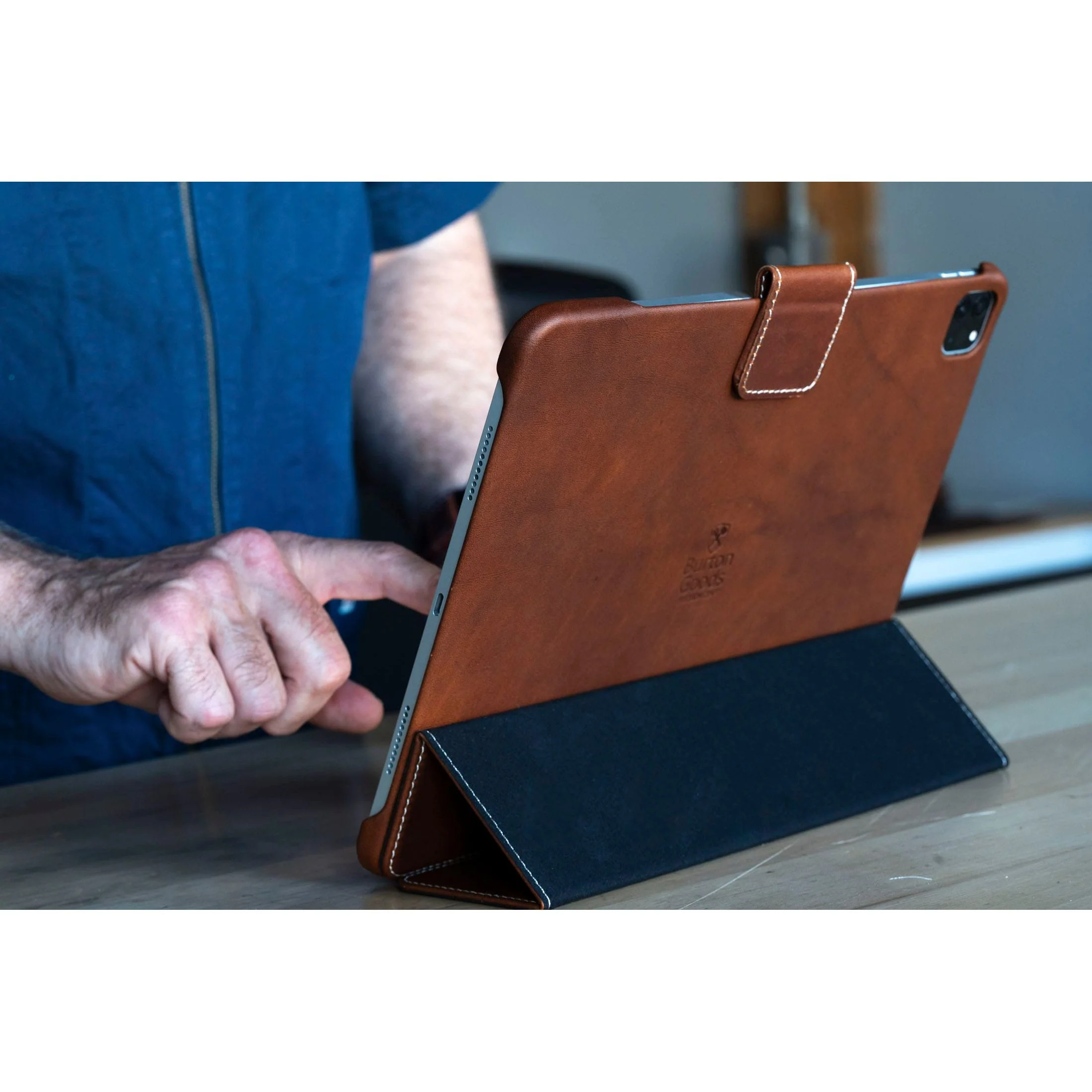 Classic Leather iPad Pro 12.9 Case - Image 7