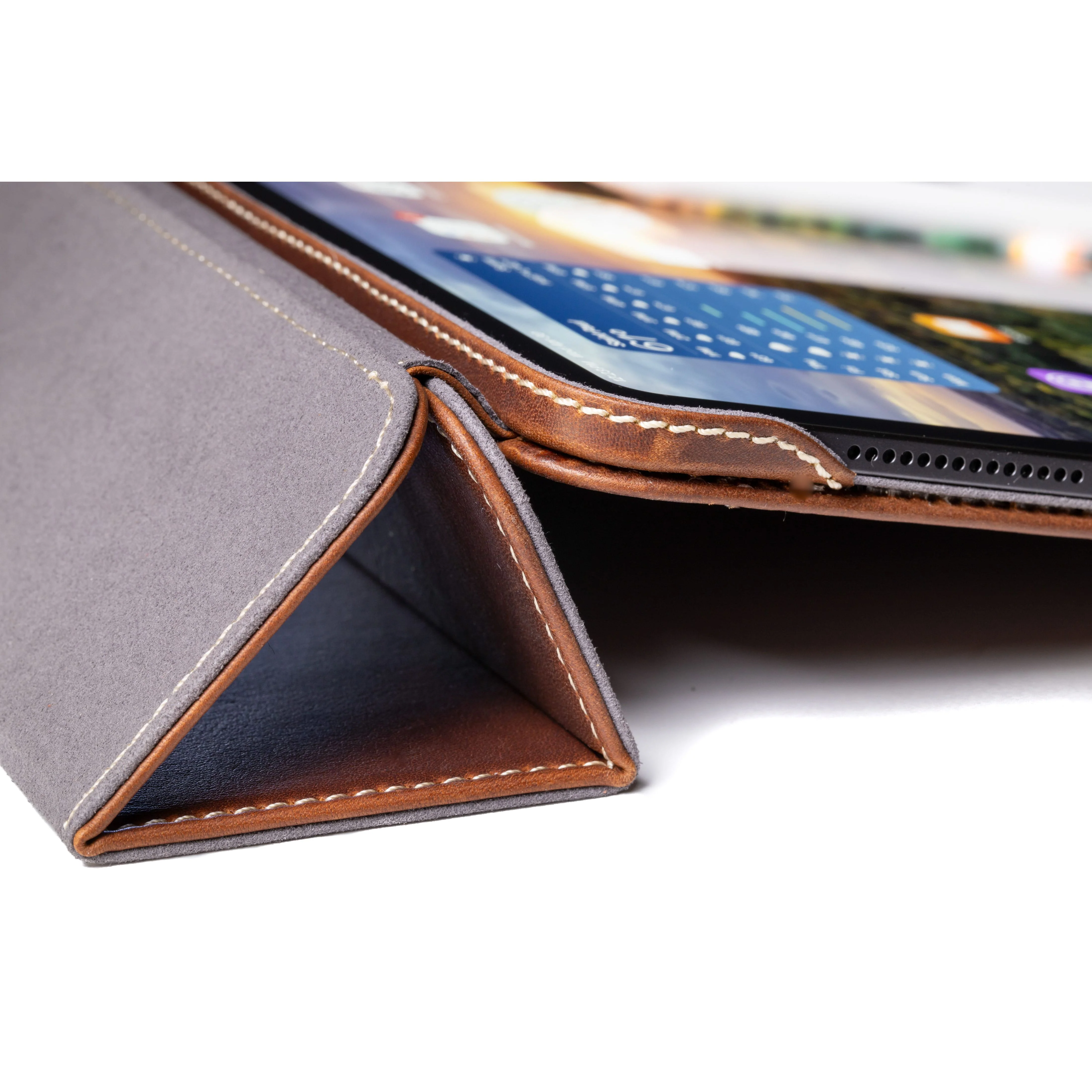 Slim Magnetic Leather Case M5 / M4 iPad Pro 11" - Image 14