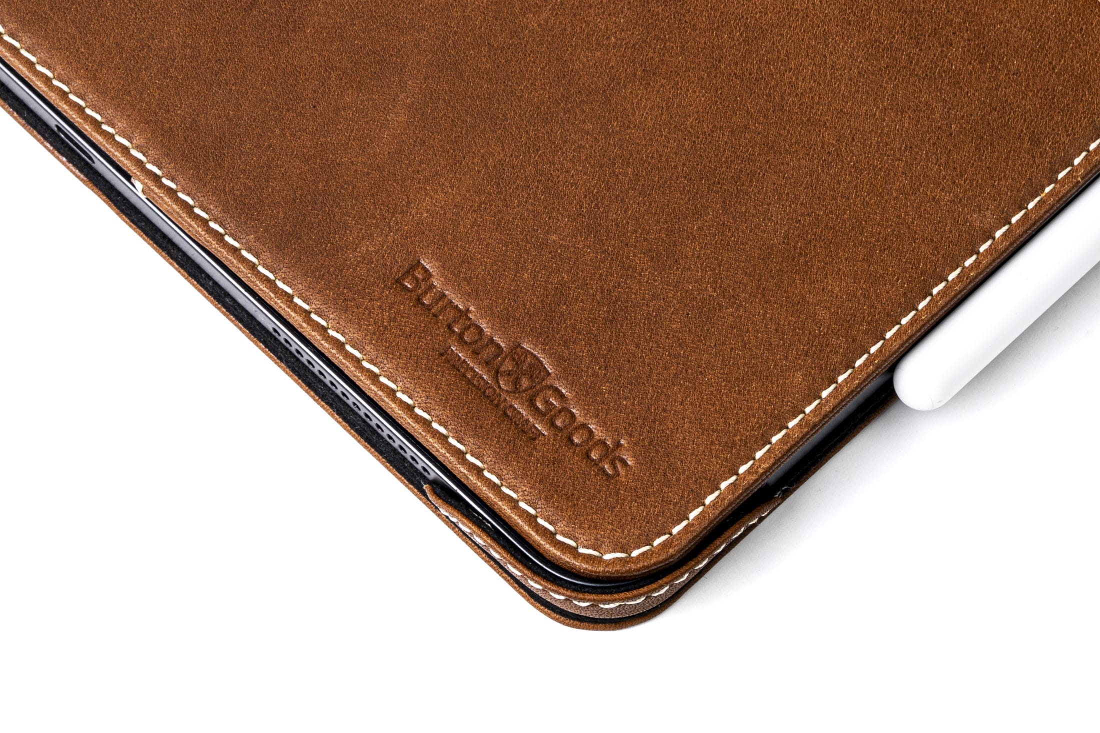Limited Edition: Magnetic Leather Case M5 / M4 iPad Pro 13" - Image 12