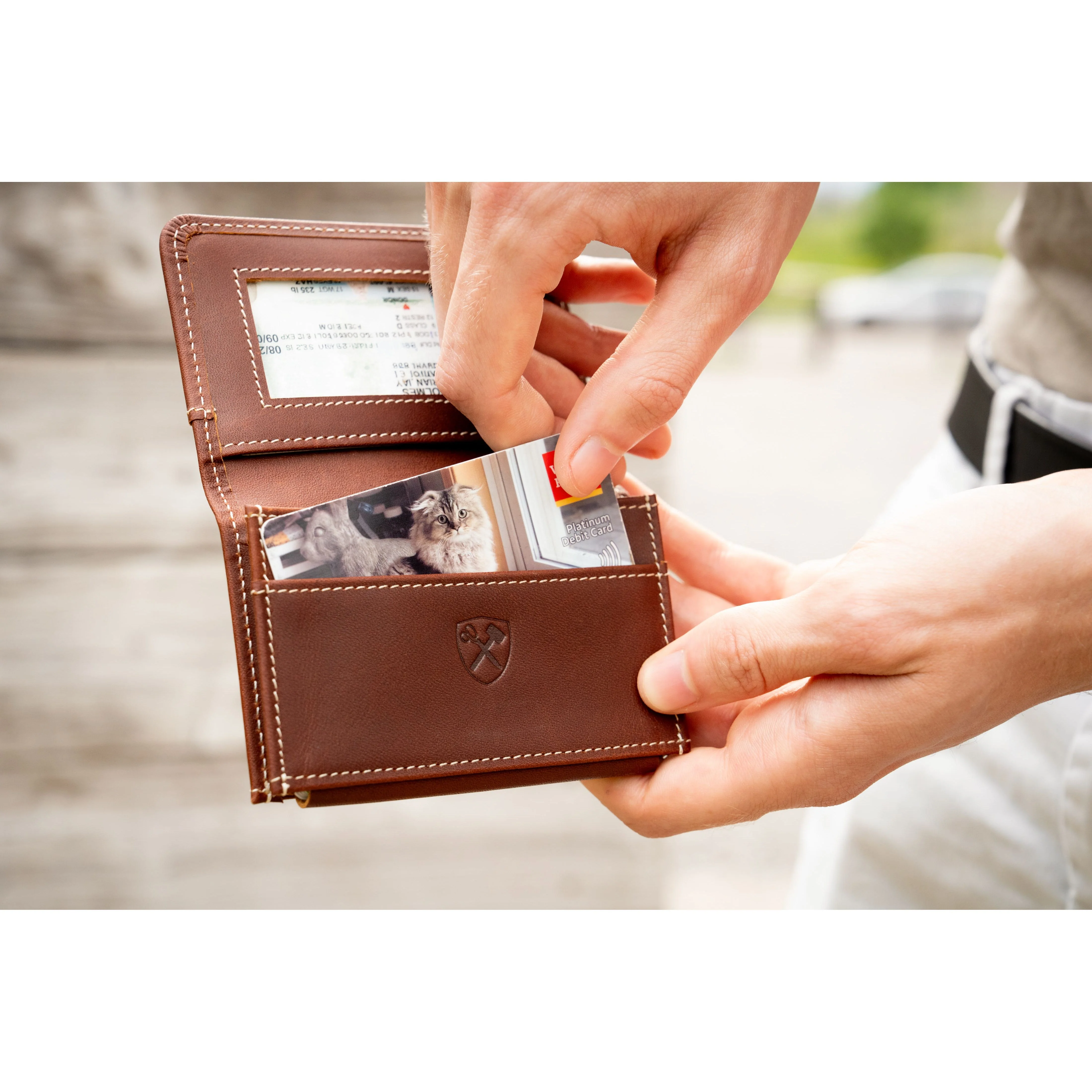 Ultra Compact Bi-Fold Leather Wallet - Image 4